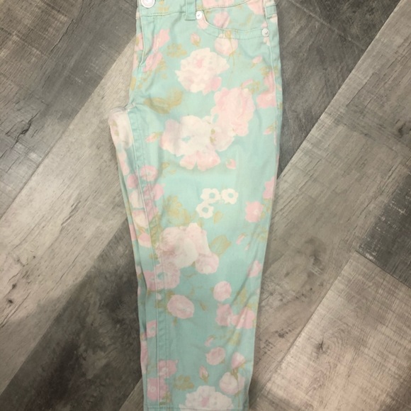 Short Capri - Picture 2 of 5